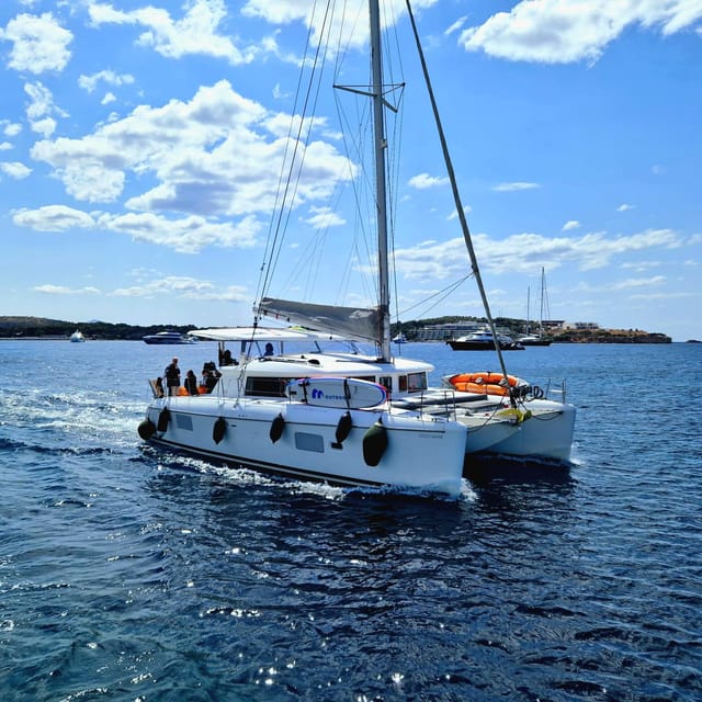 Athens: Riviera Catamaran Tour with Fresh Meal and Drinks - Sailing south from Alimos Marina