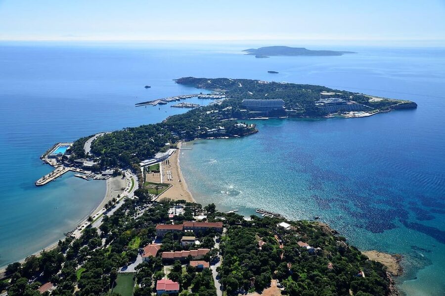 Athens Riviera: Poseidon Temple & Lake Vouliagmeni Day Tour - Who will enjoy this day most