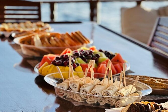Athens Riviera Sunset Cruise with Snacks and Drinks Included - Getting to Pasalimani and finding the boat