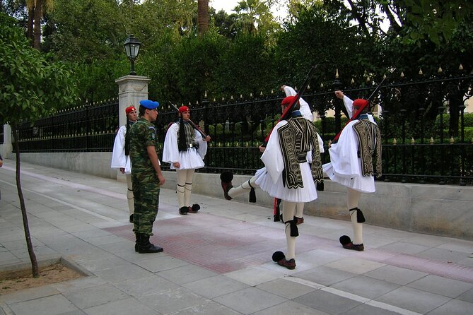 Athens Social and Political Walk - Korai 4 and the memory of occupation