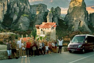 Athens to Meteora DayTrip by Train in Spanish language – Local Agency