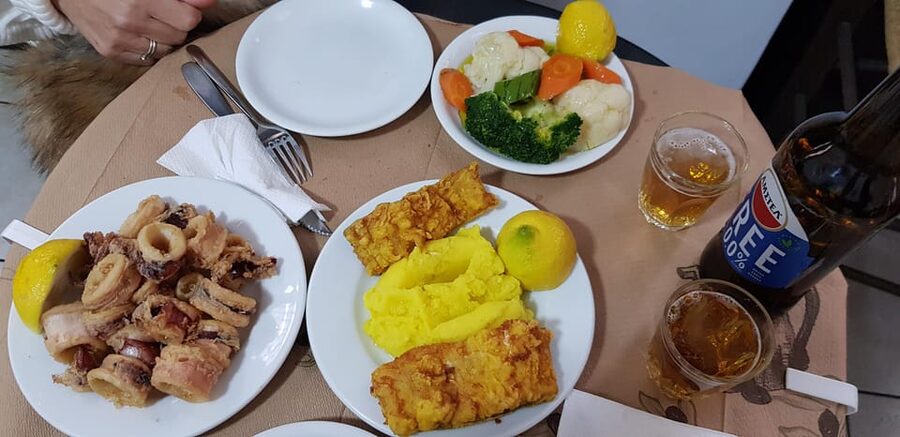 Athens: Traditional Greek food tour in hidden spots - How much food should you expect?