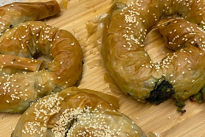 Athens: Traditional Vegan Cooking Class incl. Drinks - How the hands-on teaching works