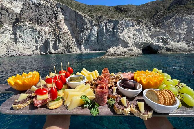 Catamaran Semi Cruise Paros Antiparos includes Food and Drinks - Why this catamaran day works so well