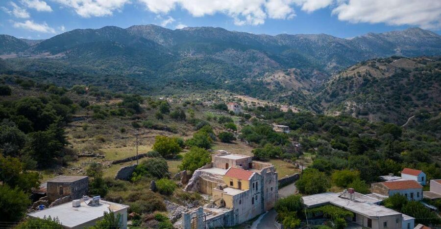Chania: 7 Villages of Apokoronas Tour with Lunch - Why Apokoronas makes a fine change from Chania