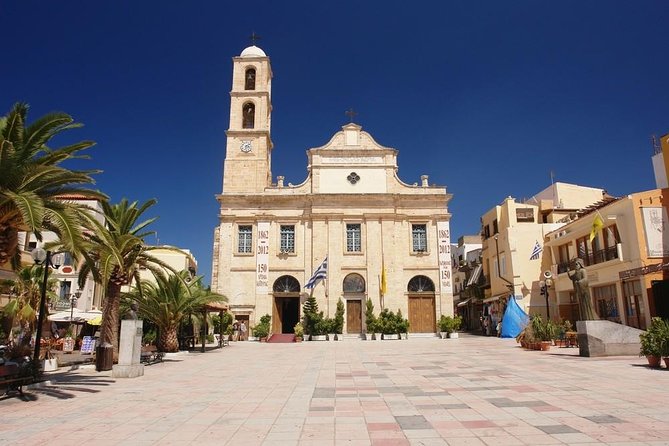 Chania old town and around private tour (price per group of 6) - Venizelos Graves and the view over Chania