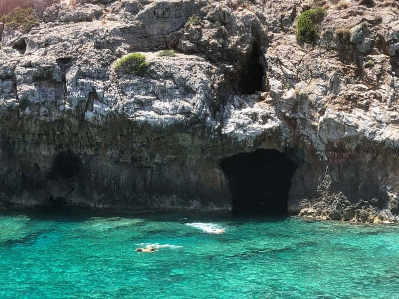 Chania: Private Cruise with Sup Food & Unlimited Drinks - Who will get the most from this cruise
