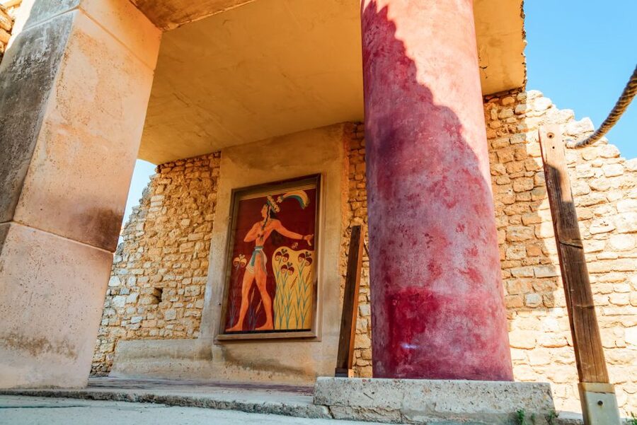 Chania/Rethymno: Knossos Palace & Heraklion City Tour - What your morning on the coach is really like