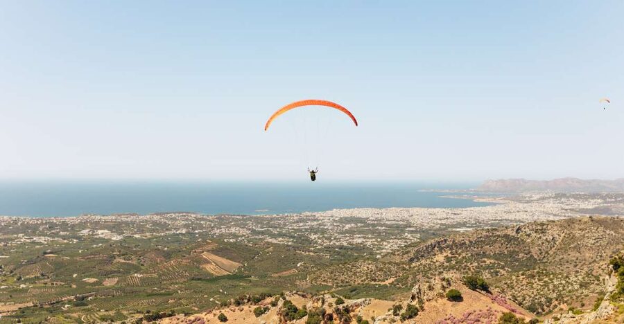Chania: Tandem Paragliding Flight in Crete - The takeoff: simple, but not completely passive