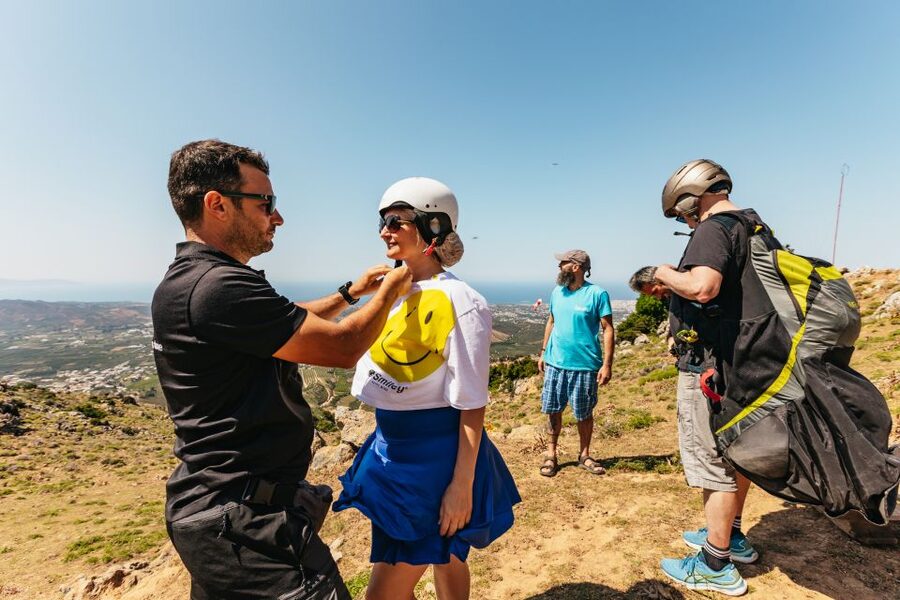 Chania: Tandem Paragliding Flight in Crete - The one practical issue for couples and friends