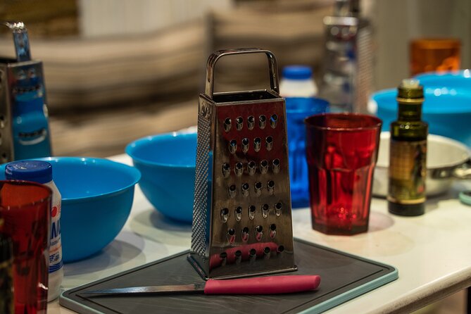 Cooking Class in Athens with Shopping in Central Market & Lunch - Practical details that shape the morning