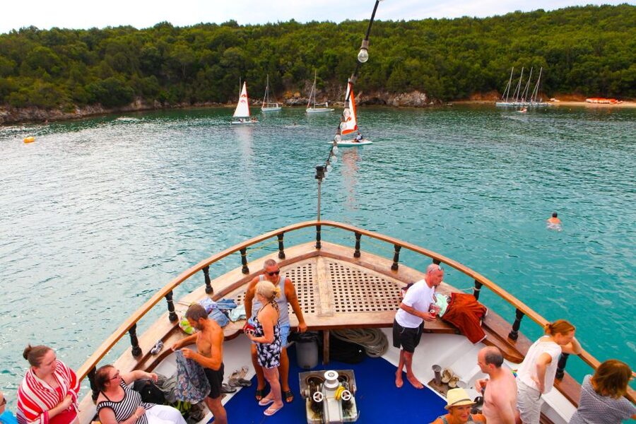 Corfu: Day Cruise to the Blue Lagoon with Visit to Syvota - Papanikolis Cave, a quick first stop
