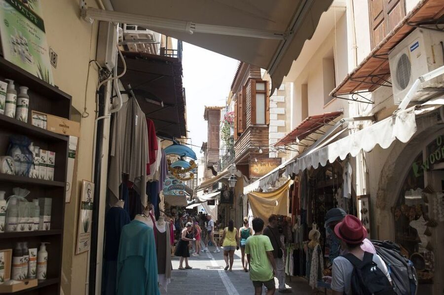 Crete: Chania, Lake Kournas and Rethymno Tour - Lake Kournas: Crete’s freshwater pause