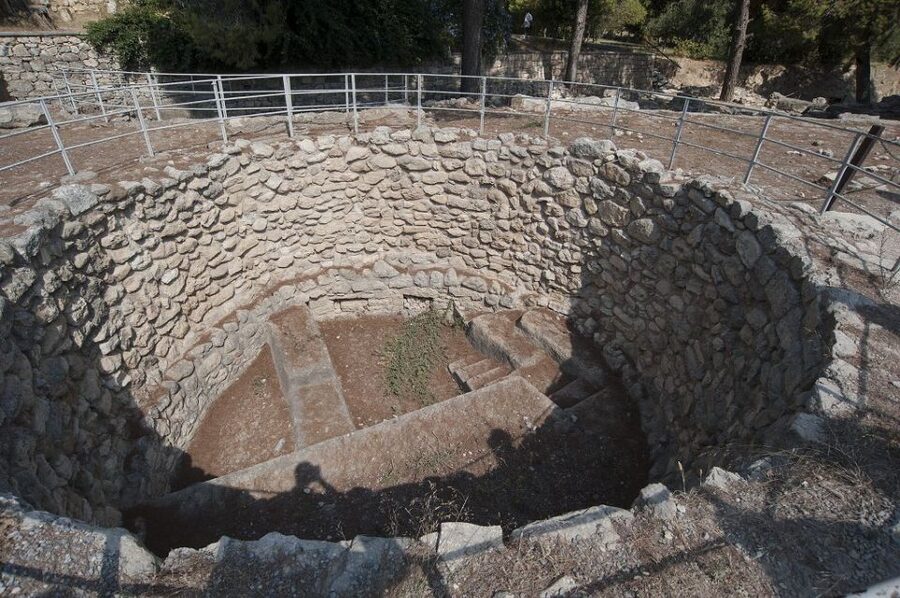 Crete: Knossos Palace and Lassithi Plateau Day Tour - Knossos Palace with about two hours on site