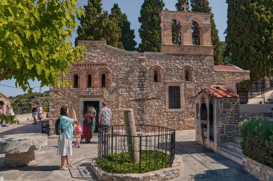 Crete: Knossos Palace and Lassithi Plateau Day Tour - What the €56 price really covers