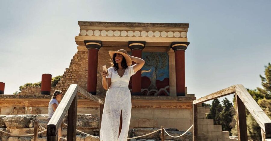 Crete: Knossos Palace and Museum E-Tickets with Audio Guides - The Gap Between Knossos and Heraklion