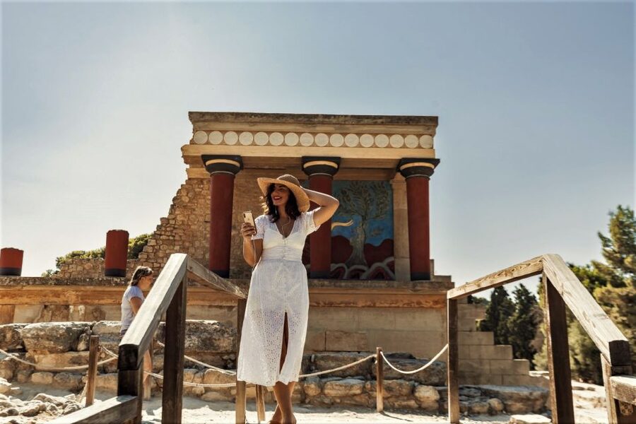 Crete: Knossos Palace and Museum E-Tickets with Audio Guides - Seeing the Heraklion Archaeological Museum at 13:00 or 17:00