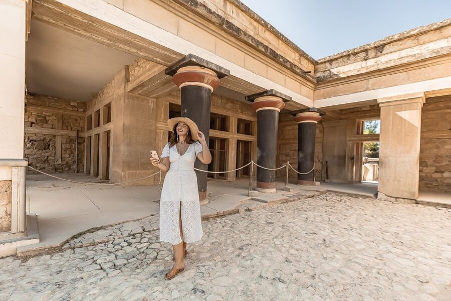 Crete: Knossos Palace and Museum E-Tickets with Audio Guides - Walking Through the Palace of Knossos