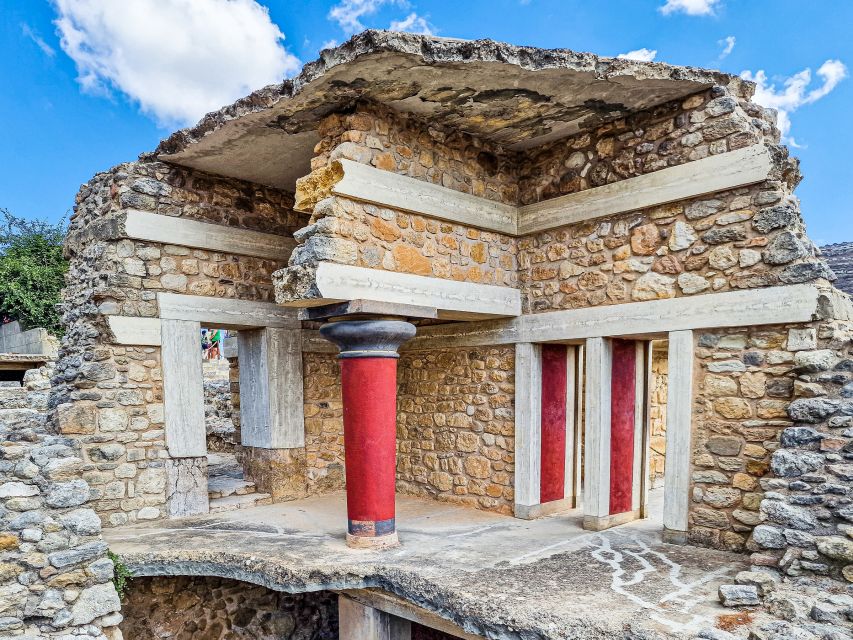 Crete: Knossos Palace, Heraklion City, Market Guided Tour - Entering the Palace of Knossos