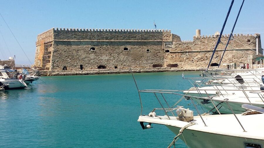 Crete: Knossos Palace & Heraklion Guided Tour - Three hours in Heraklion, from Lion Square to the harbor