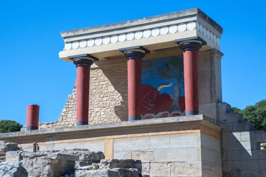 Crete: Knossos Palace & Heraklion Guided Tour - Languages, group rhythm, and the right expectations