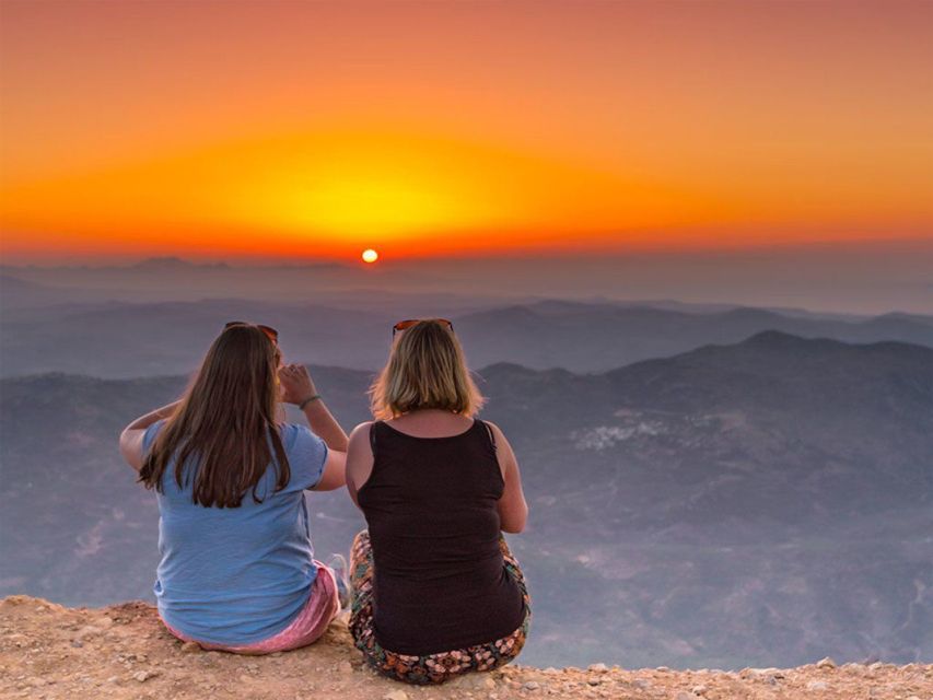 Crete: Land Rover Safari with Sunset Viewing, Dinner, & Wine - Dinner at a traditional Cretan taverna