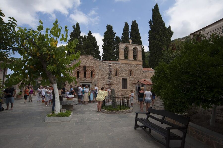 Crete: Lassithi Plateau & Kera Monastery Tour with Ceramics - Crossing the Lassithi Plateau