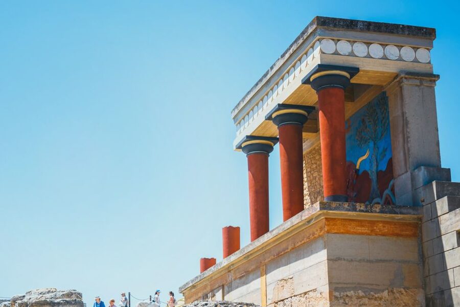 Crete: Palace of Knossos E-Ticket and Audio Guide - Why Knossos feels different from an ordinary ruin
