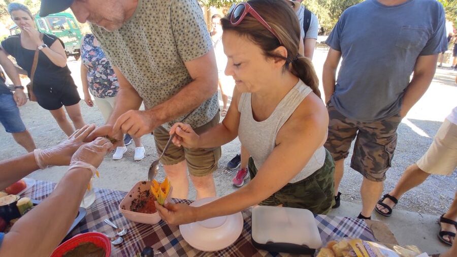 Crete: Sightseeing Day Trip with Cooking Lesson and Lunch - A bumpy ride through Embasa gorge