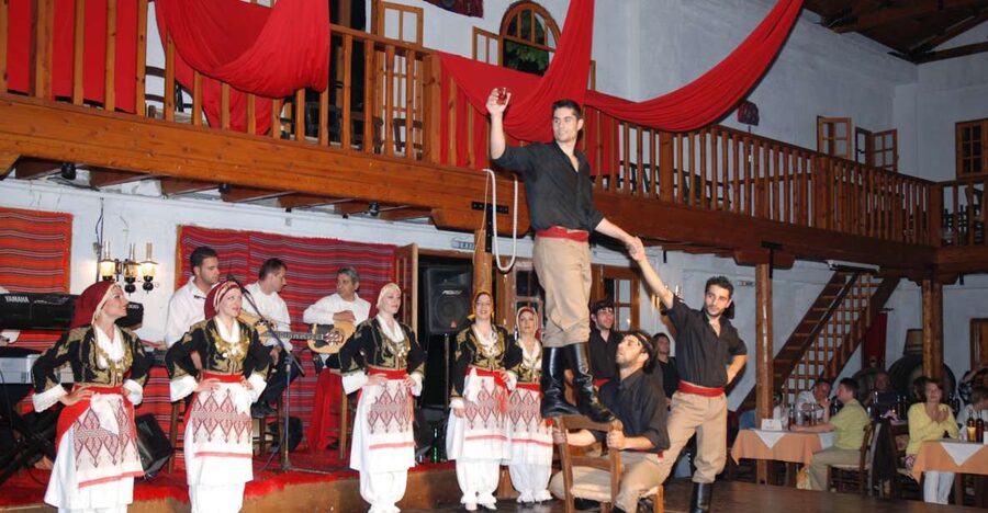 Crete: Traditional Dance Show and Buffet Dinner with Wine - Who will enjoy this night most