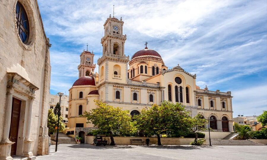 Day Trip To Heraklion City Center & Market & CretAquarium - Two hours in Heraklion’s center