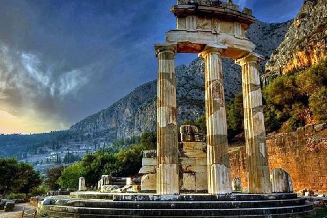Delphi and Hosios Loukas Monastery Full Day Private Tour - Arachova at the foot of Mount Parnassus