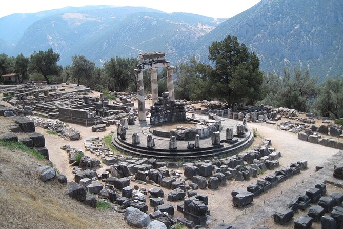 Delphi and Meteora, 2-Days Private Tour - Thermopylae and the story of Leonidas