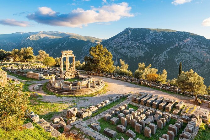Delphi and Meteora Private Day Trip from Athens including Dinner - Meteora, where monasteries cling to stone towers