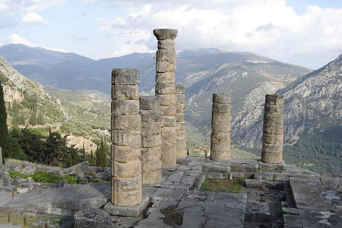 Delphi, Arachova and Levadia Krya Springs, Private Day Tour - Lunch in Delphi with a view