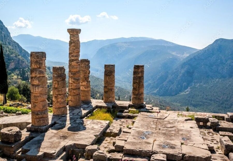 Delphi: Audiovisual self-guided tour with 3D models - Getting to Delphi and managing the site visit
