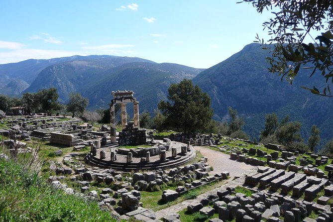 Delphi Full Day Private Tour from Athens - Arachova, a mountain stop with character
