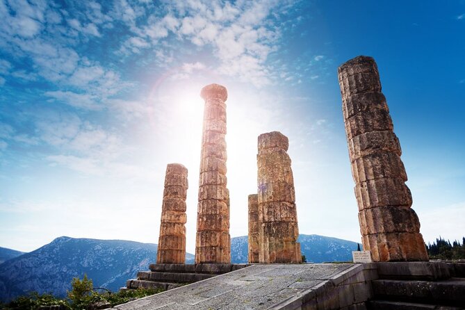 Delphi, Thermopylae, Corycian Cave 300 Spartans Tour - Arachova and the first miles north