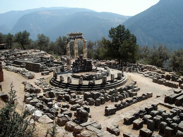 Delphi & Thermopylae Full Day Private Tour from Athens - Walking the sanctuary of Apollo