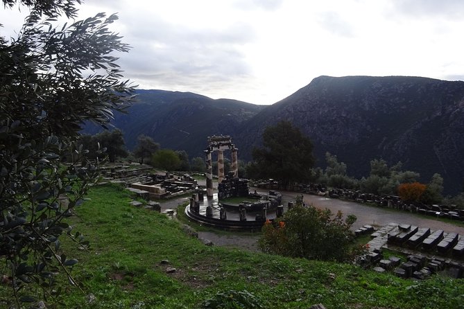 Delphi with Professional English Guide and Transportation - Lunch and free time in Delphi