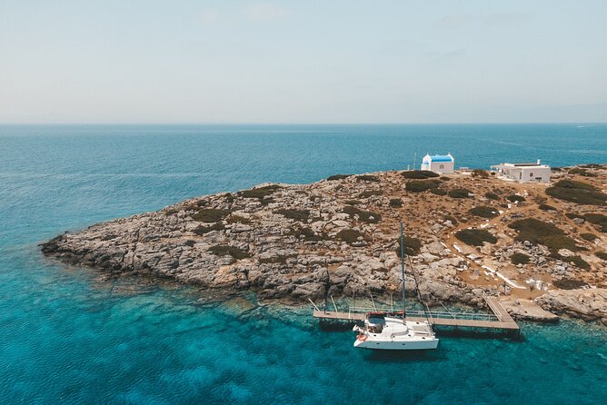 Dia Island Catamaran – Premium Lunch, Open Bar, Small Group - Brunch, lunch, dessert, and the open bar