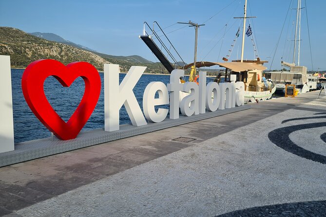 "Dreamy cruise"Daily Cruise from Argostoli harbour with a traditional Greek boat - Leaving Argostoli at 10 a.m. on a traditional boat