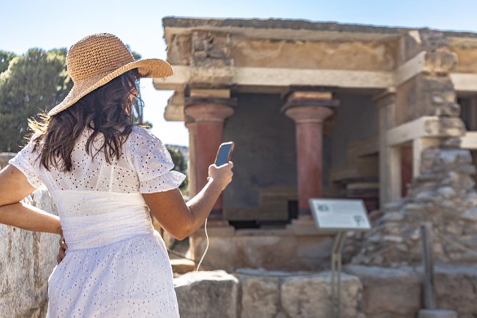 E-Ticket & Audio Tour for Knossos Palace: Unlock Minoan Majesty - The Throne Room and its unusual question