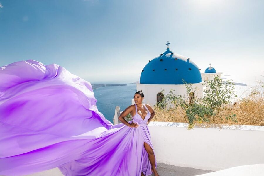 Flying dress Photoshoot in Santorini with Hotel Pickup - The photographers and hands-on coaching