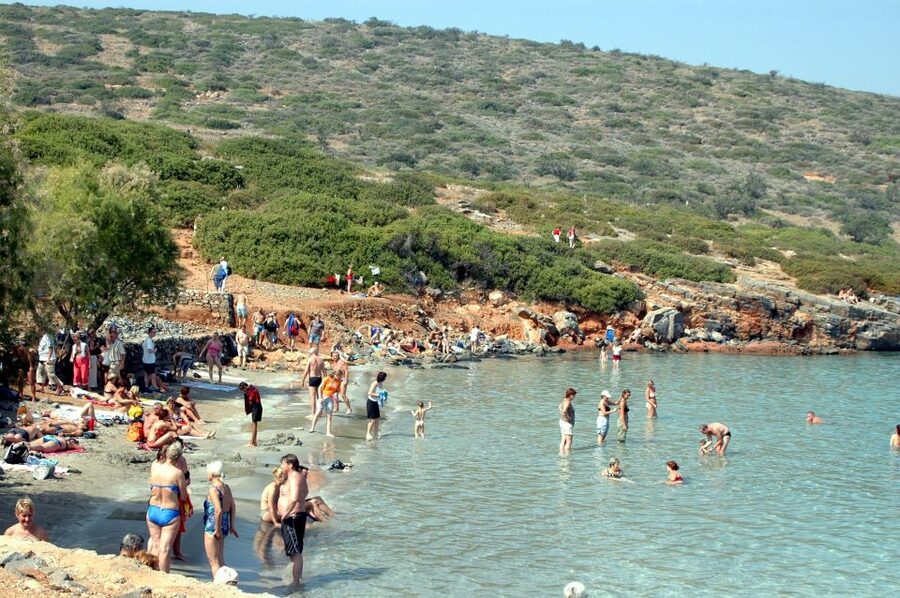 From Ag. Nikolaos: Spinalonga & Kolokytha Cruise with Lunch - How crowded and comfortable is the boat?