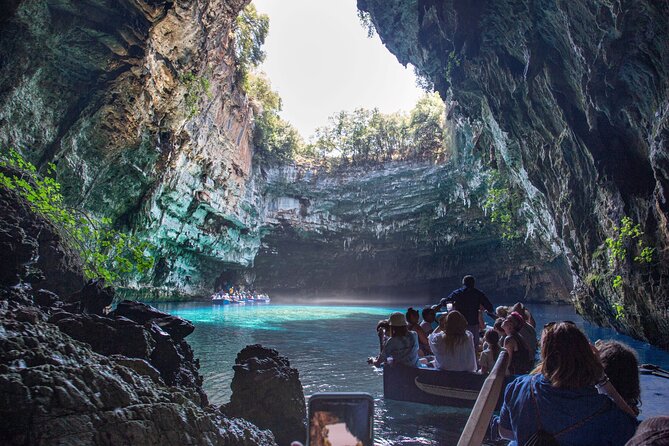 From Argostoli: Melissani Lake and Myrtos Beach - Myrtos Beach, white pebbles and fast-deepening water