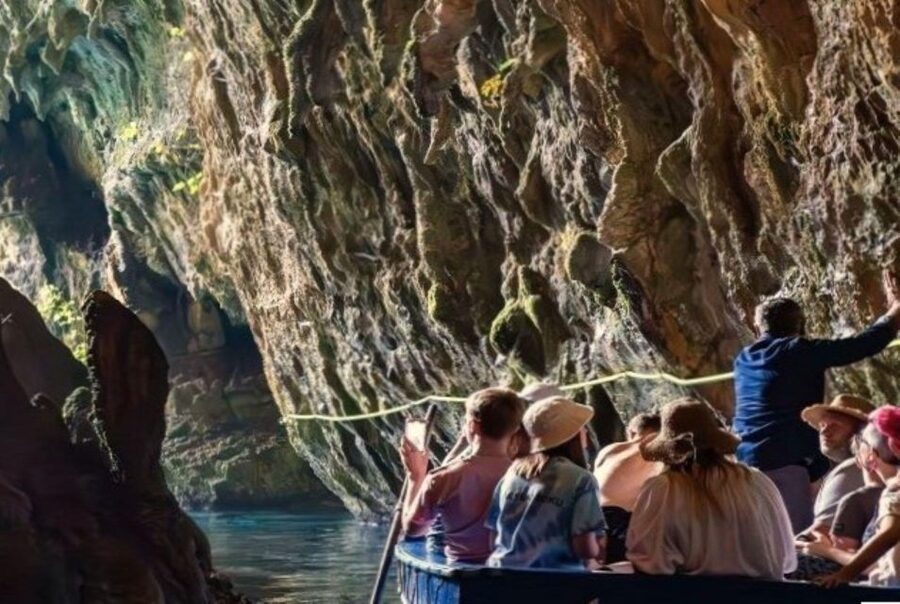 From Argostoli: Melissani Lake & Drogarati Caves Tour - Who should book this half-day tour?