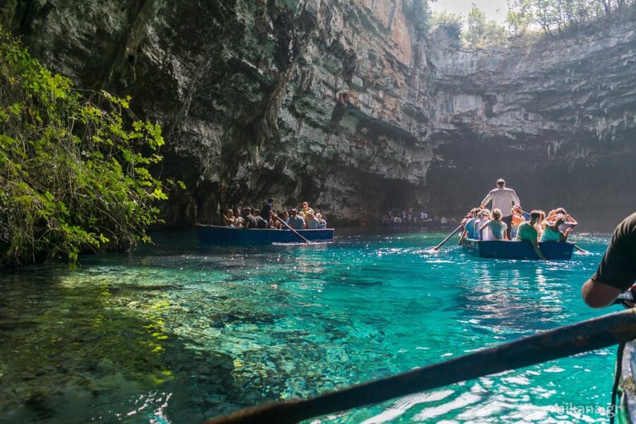 From Argostoli: Melissani Lake & Drogarati Caves Tour - Myrtos Beach viewpoint: ten minutes well spent