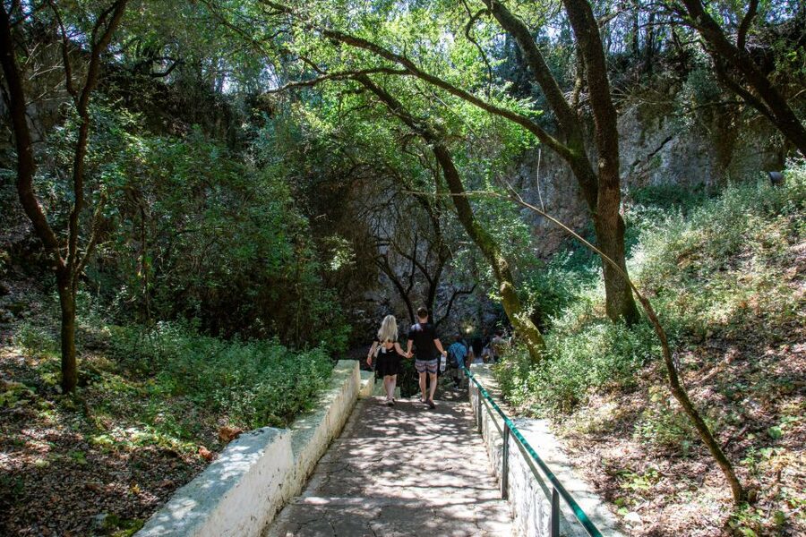 From Argostoli: Melissani Lake & Drogarati Caves Tour - Timing, crowds, and the four-hour promise