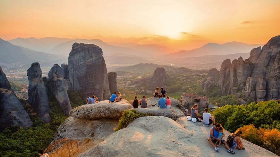 From Athens: 3 Days in Meteora & Delphi with Tours & Hotel - The final Athens bus is the main compromise